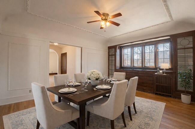 Building Photo - 2222 E Park Pl