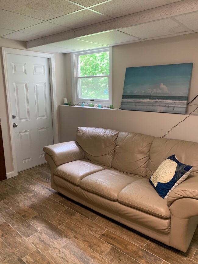 Building Photo - 9 Smith Ave