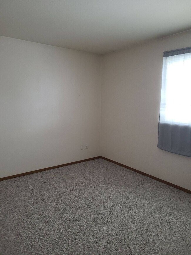 Building Photo - 1306-1308 Shaker Pl