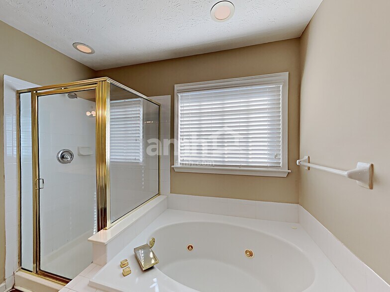 Building Photo - 2175 Carlysle Cove Dr