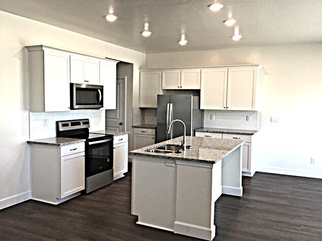 Building Photo - 825 S 825 W