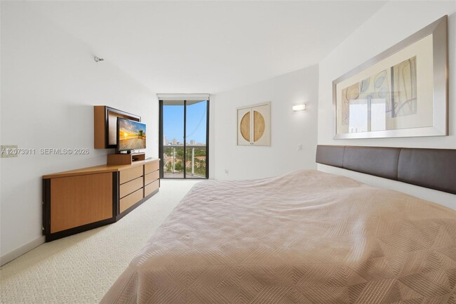 Building Photo - 3610 Yacht Club Dr