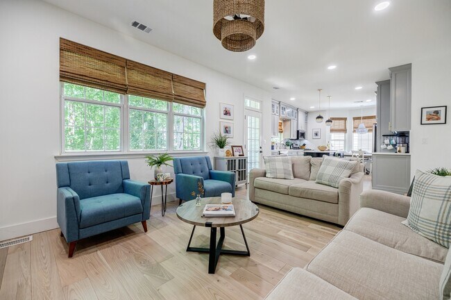 Building Photo - 2105 Brookridge Ter
