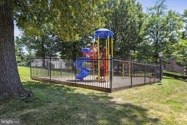 Building Photo - 14105 Yorkshire Woods Dr