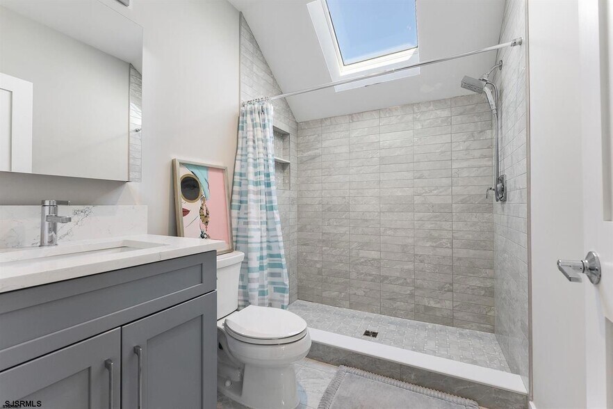 Building Photo - 21 N Wyoming Ave