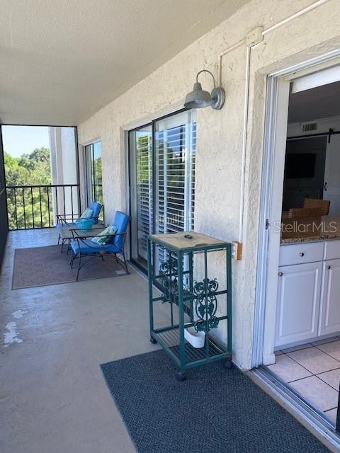 Building Photo - 2700 Cove Cay Dr