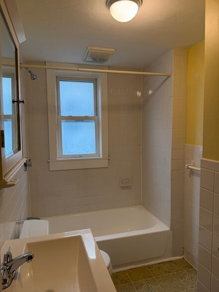 Building Photo - 111 Florida St