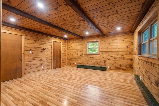 Building Photo - 56 Parmenter Ln