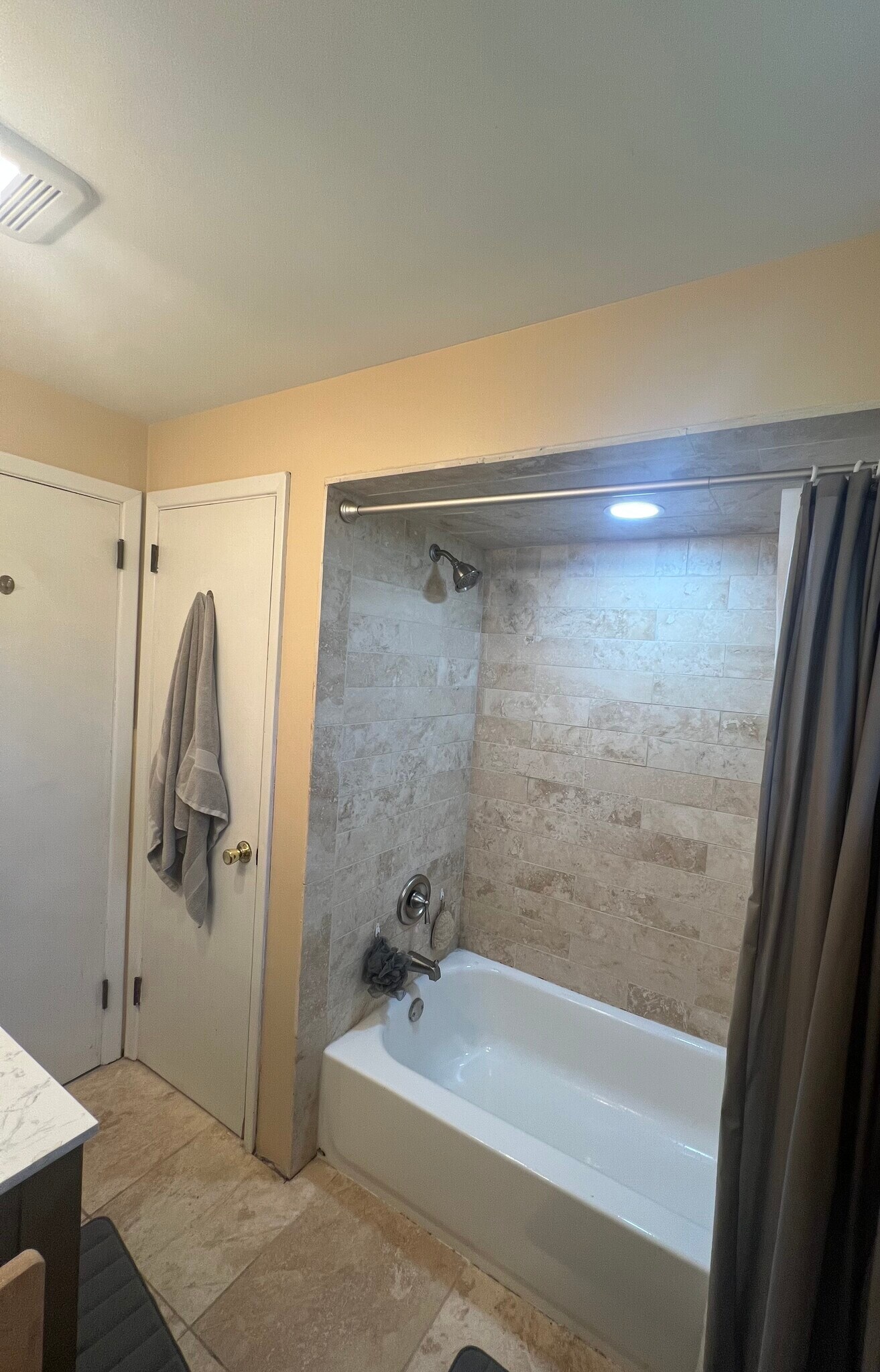 Building Photo - 414 Wyndhurst Dr