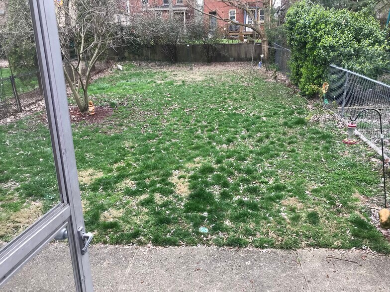 Building Photo - 2221 Oakland Ave, Apt A