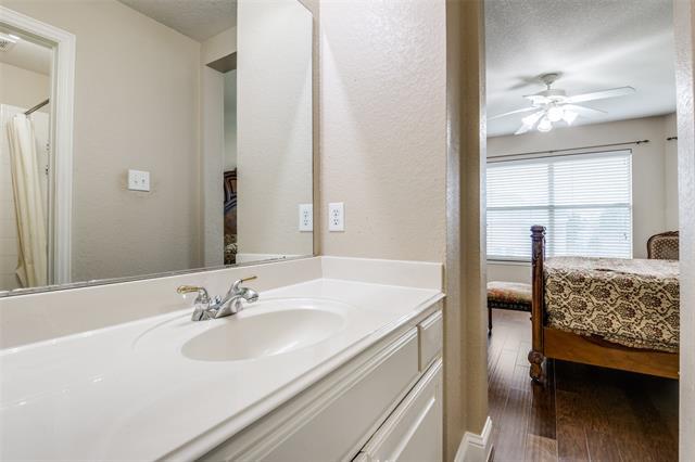 Building Photo - 14823 Blakehill Dr