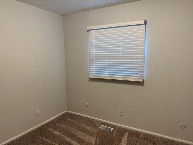 Building Photo - 3977 Sparkhill Dr