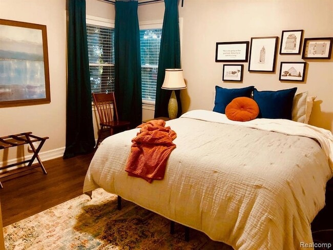 Building Photo - 26348 Alger St