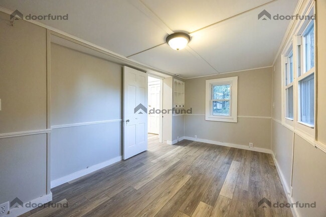 Building Photo - 5 Forrest Rd