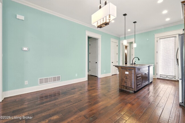 Building Photo - 10910 Kings Crown Dr