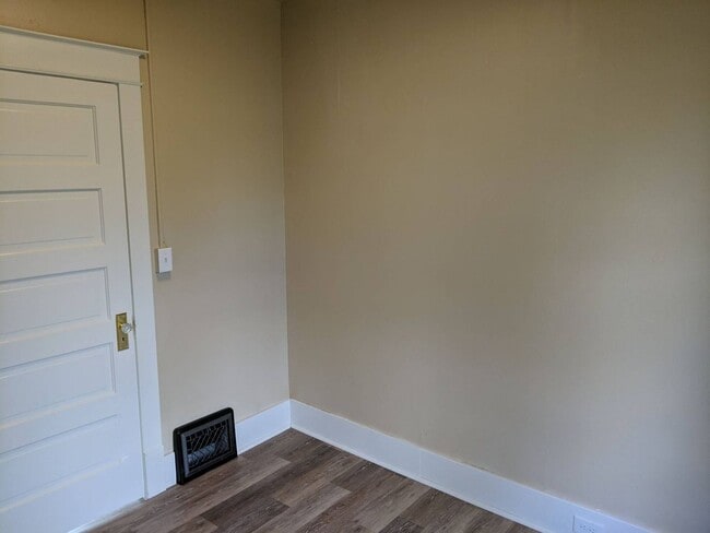 Building Photo - 3 Bed 1 Bath Single Family Home in Antigo