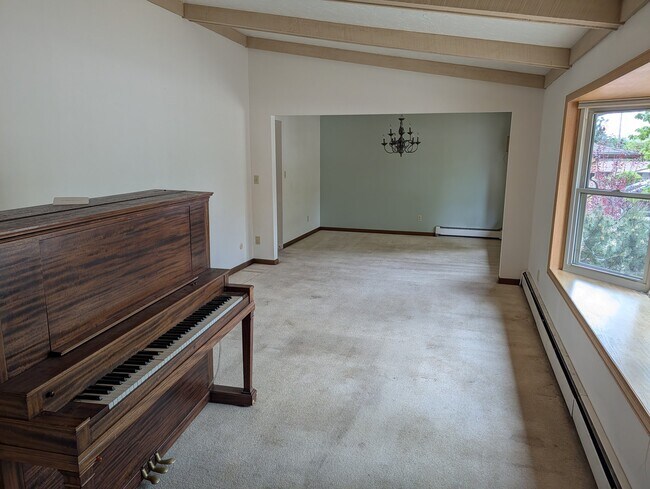 Building Photo - 1405 W 31st St