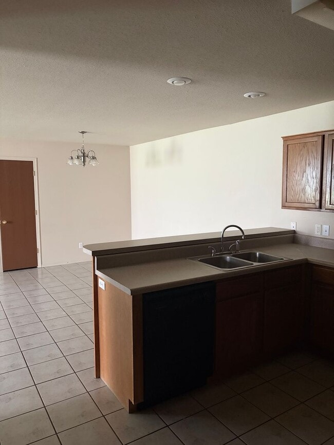 Building Photo - 1115 GRINNELL Cir