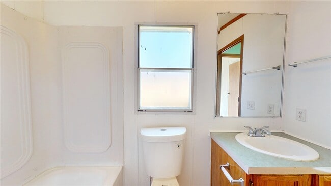 Building Photo - 435 16th St