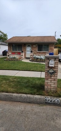 Building Photo - 32230 Ruehle Ave