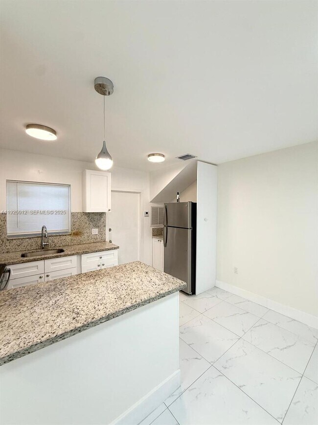 Building Photo - 335 NW 32nd St