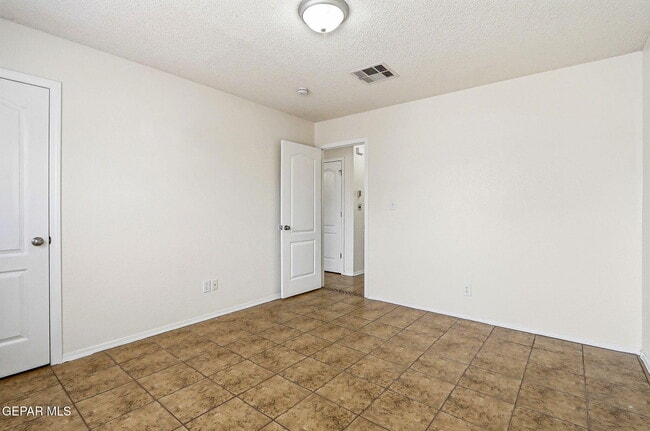 Building Photo - 12320 Robert Dahl Dr
