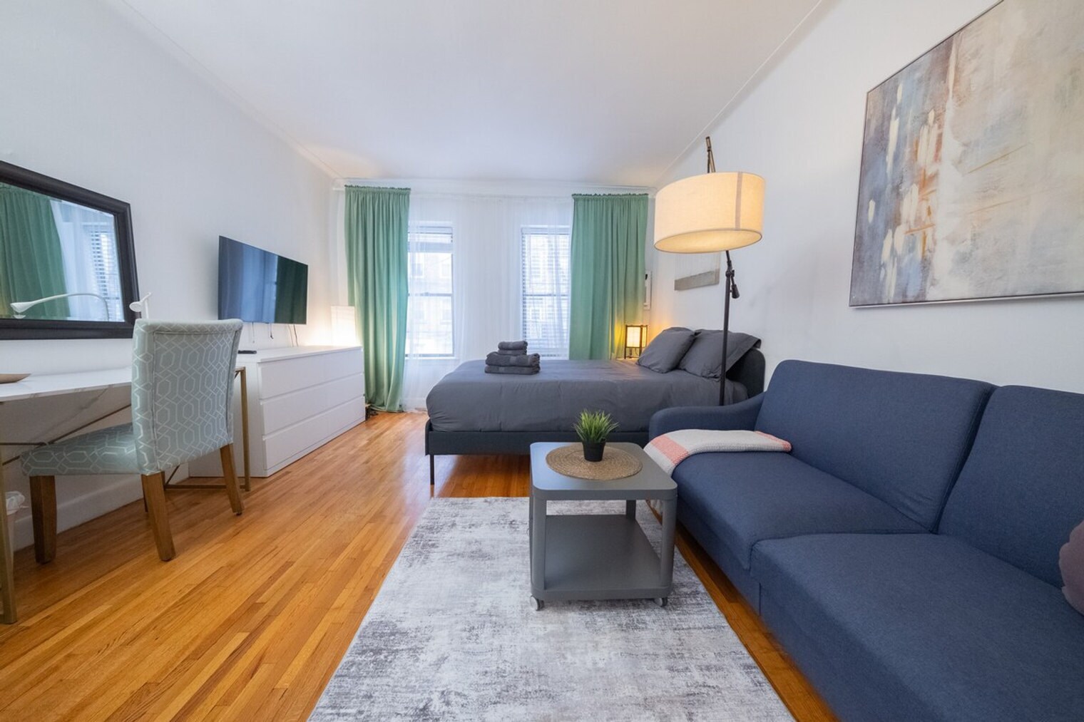 Building Photo - 330 E 74th St