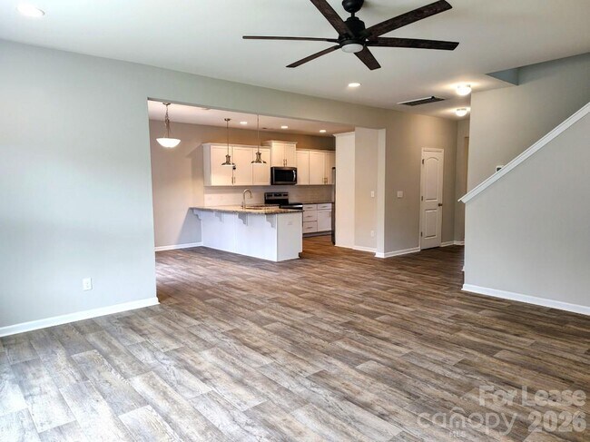 Building Photo - 8931 Rockrose Wy