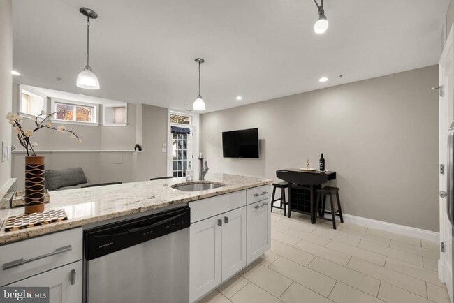 Building Photo - 1135 6th St NW