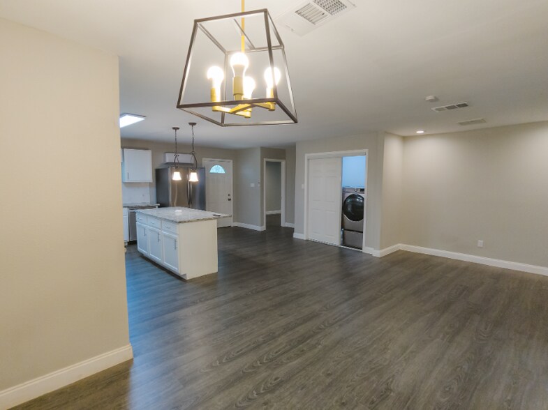 Building Photo - 1222 Peachtree Rd