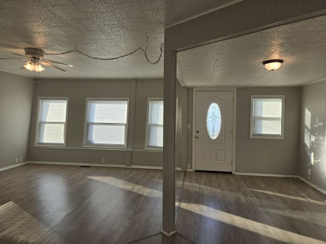 Building Photo - 315 50th Avenue Plaza W