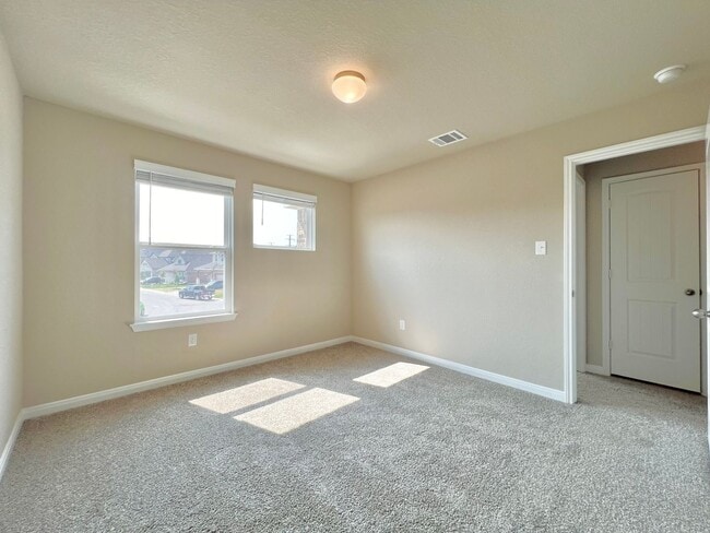 Building Photo - 1606 Misty Elm St
