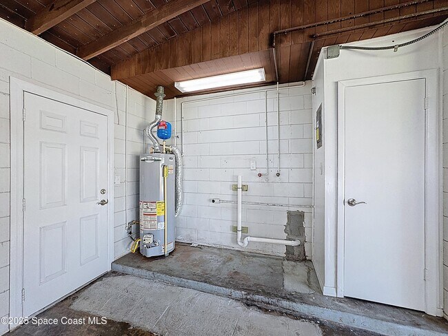 Building Photo - 205 Bimini Dr