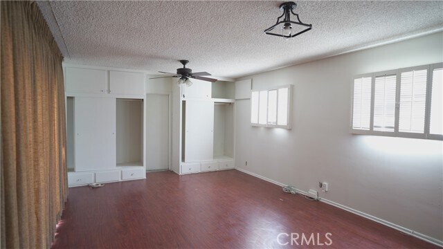 Building Photo - 214 E 92nd St