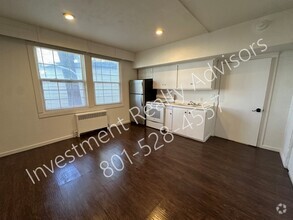 Building Photo - Studio Apartment in Clearfield!