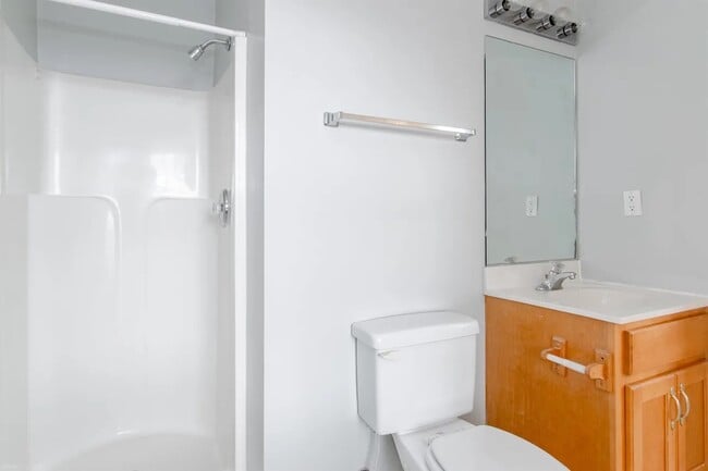 Primary Bedroom Bathroom - 650 Republic Rd