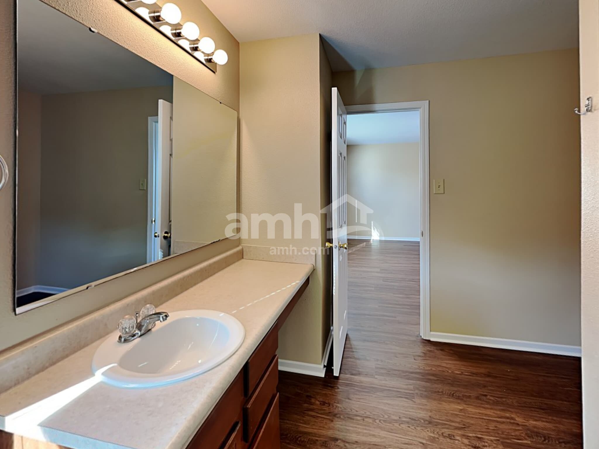 Building Photo - 524 Bridgewater Dr