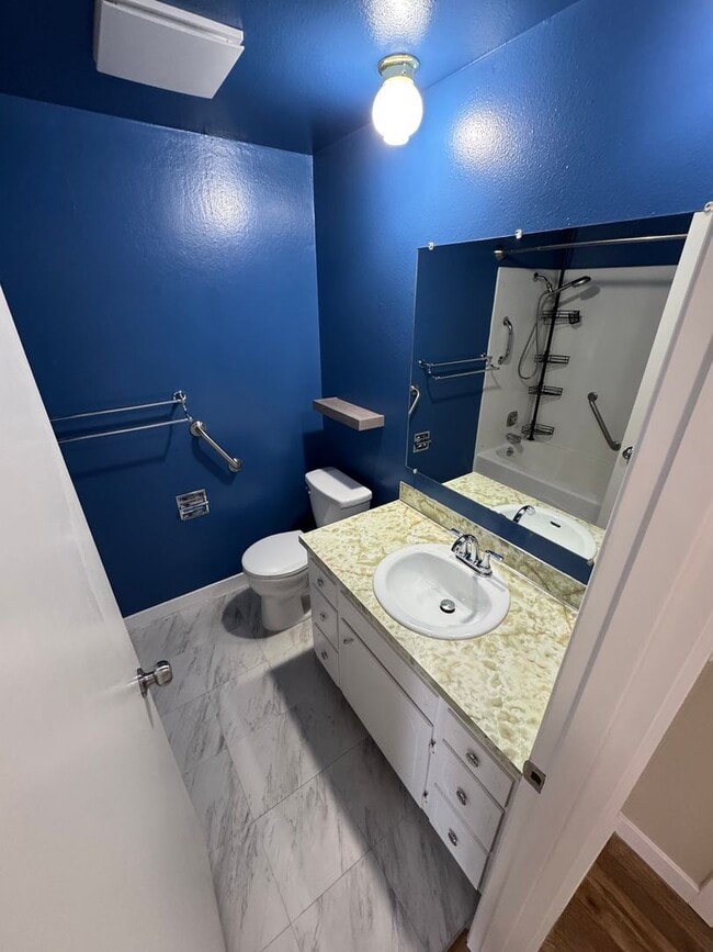 Building Photo - Charming 3 Bed / 2 Bath Ranch on Large Lot – Cul-de-Sac Location – $2,495/mo