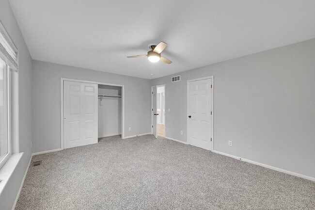 Building Photo - $2,295.00, 3 Bed, 2 bath located in Brighton.