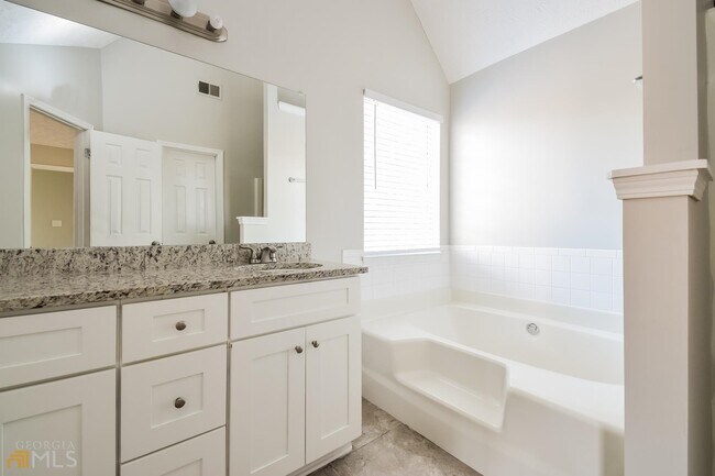 Building Photo - 5494 Brinwick Dr
