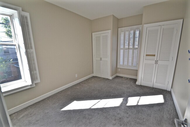 Building Photo - 258 Jackson St