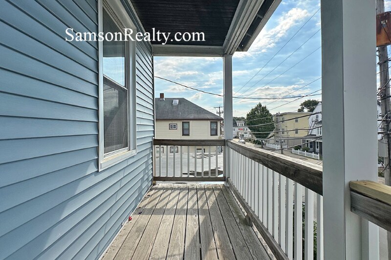 Building Photo - 979 Mineral Spring Ave
