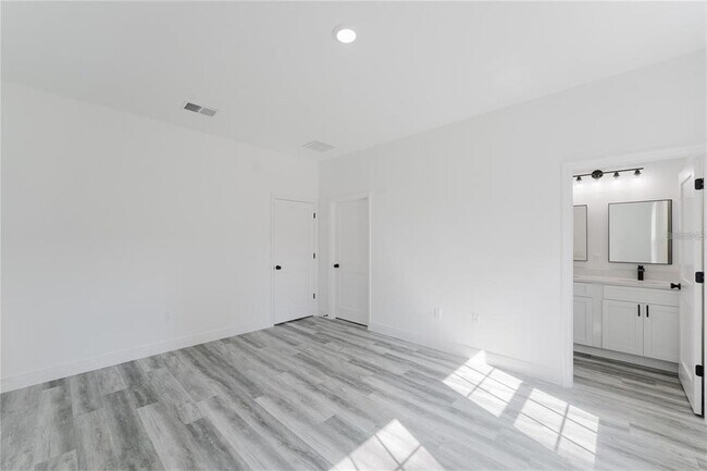 Building Photo - 6732 SW 132nd St