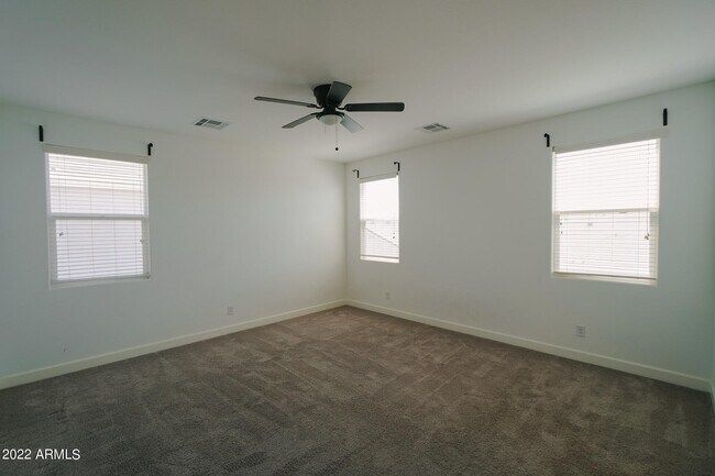 Building Photo - 531 E Bamboo Ln