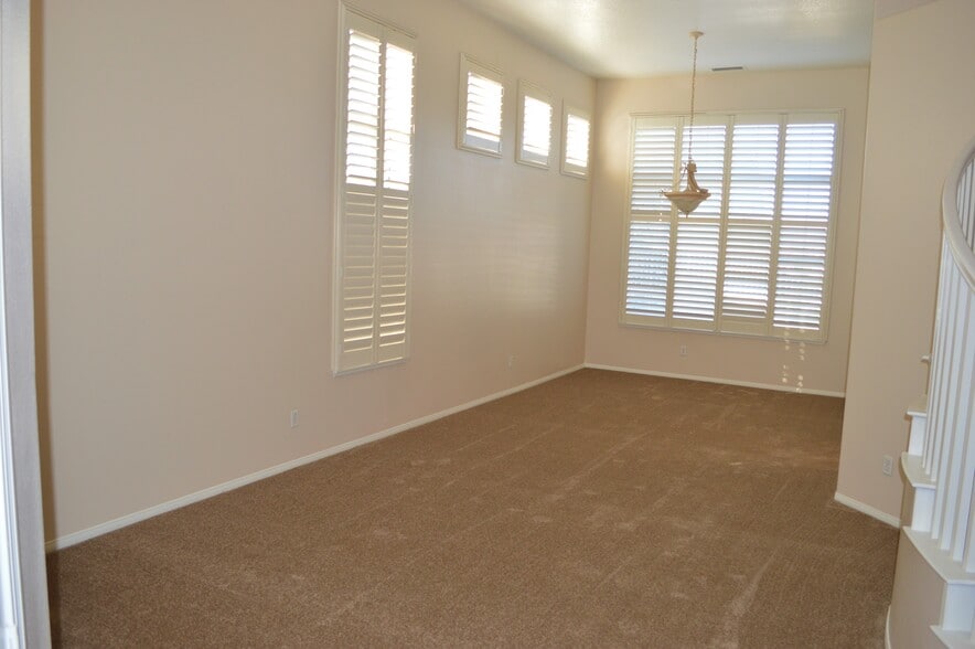 Building Photo - 948 Villa Montes Cir