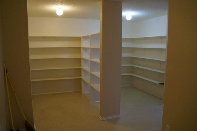 Building Photo - 2704 Vinson Ct