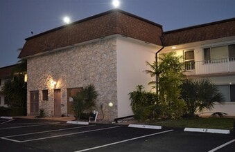 Building Photo - 2878 Donnelly Dr