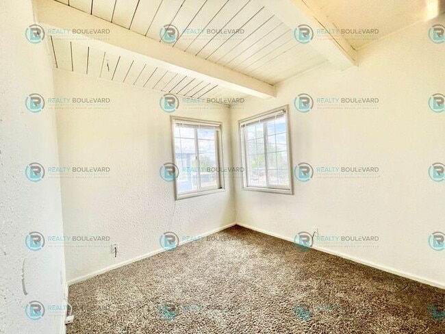 Building Photo - Amazing 2 Bedroom- Come see this adorable ...