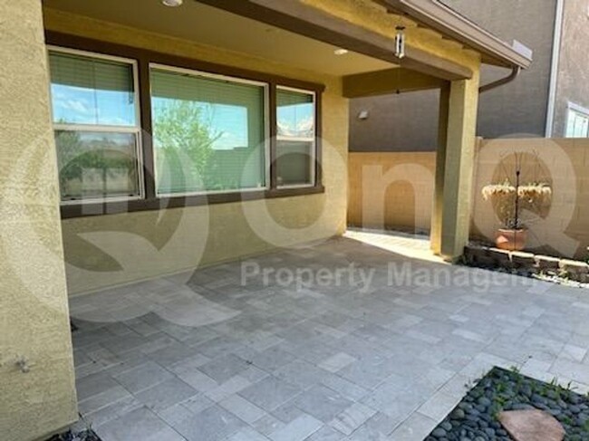 Building Photo - 1130 E Armstrong Wy