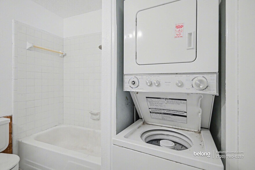 Building Photo - 7260 S Gaylord St